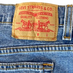 Levi Relaxed Fit Bootcut 14 misses
